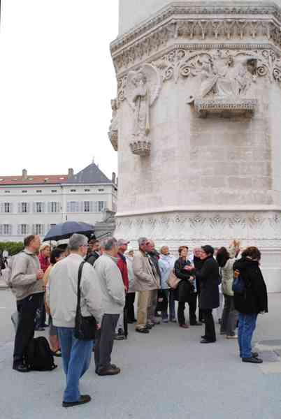 06_DSC_0018 (Sommier).jpg - ... sur le parvis de la basilique...